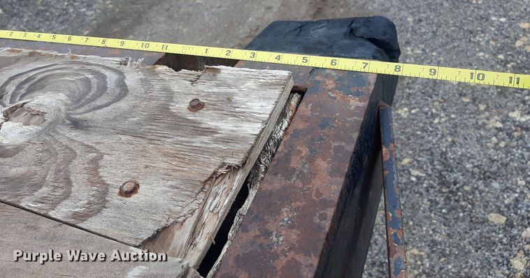 image for item DO3163 2007 Freightliner Business Classic M2  flatbed truck