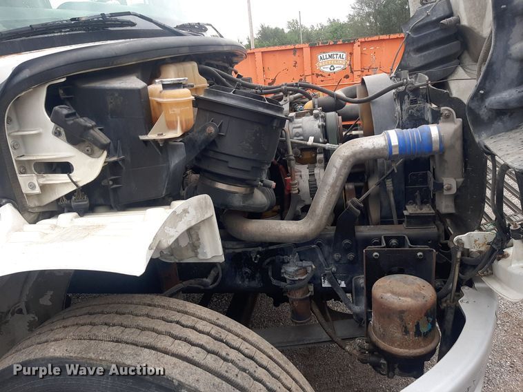 image for item DO3163 2007 Freightliner Business Classic M2  flatbed truck