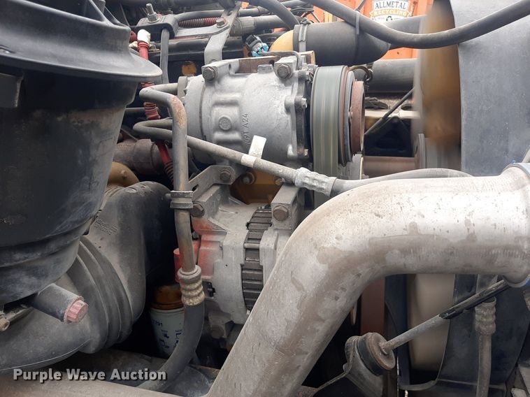 image for item DO3163 2007 Freightliner Business Classic M2  flatbed truck