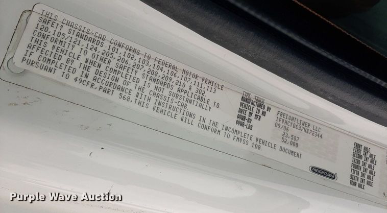 image for item DO3163 2007 Freightliner Business Classic M2  flatbed truck