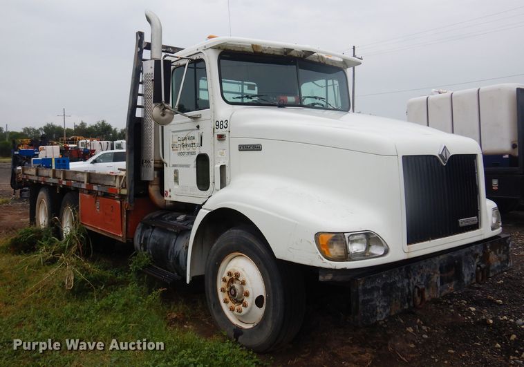 image for item DO3164 1998 International 9100  flatbed truck