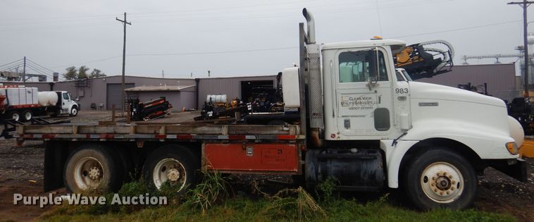 image for item DO3164 1998 International 9100  flatbed truck