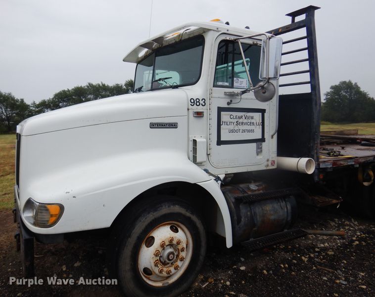 image for item DO3164 1998 International 9100  flatbed truck