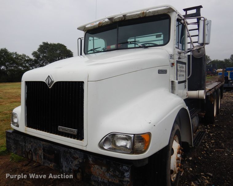 image for item DO3164 1998 International 9100  flatbed truck