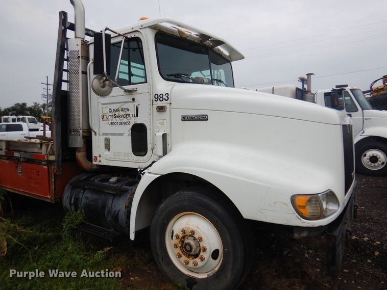 image for item DO3164 1998 International 9100  flatbed truck