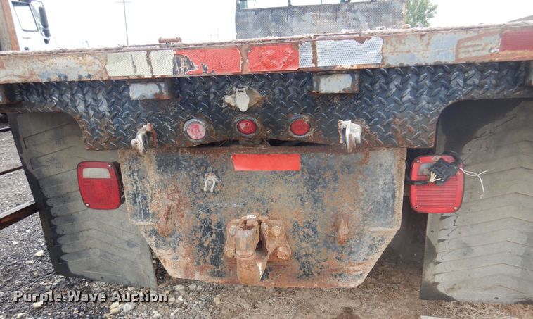 image for item DO3164 1998 International 9100  flatbed truck