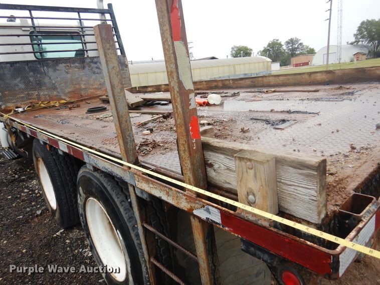 image for item DO3164 1998 International 9100  flatbed truck