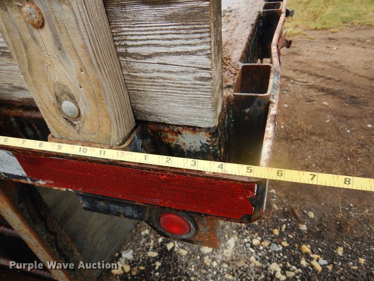 image for item DO3164 1998 International 9100  flatbed truck