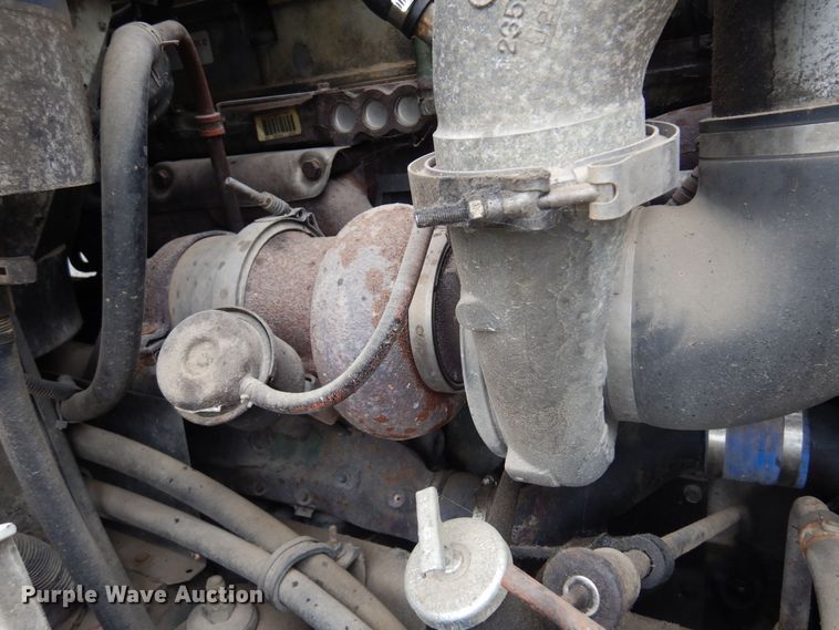 image for item DO3164 1998 International 9100  flatbed truck