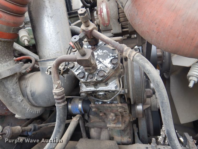 image for item DO3164 1998 International 9100  flatbed truck