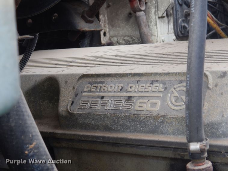 image for item DO3164 1998 International 9100  flatbed truck