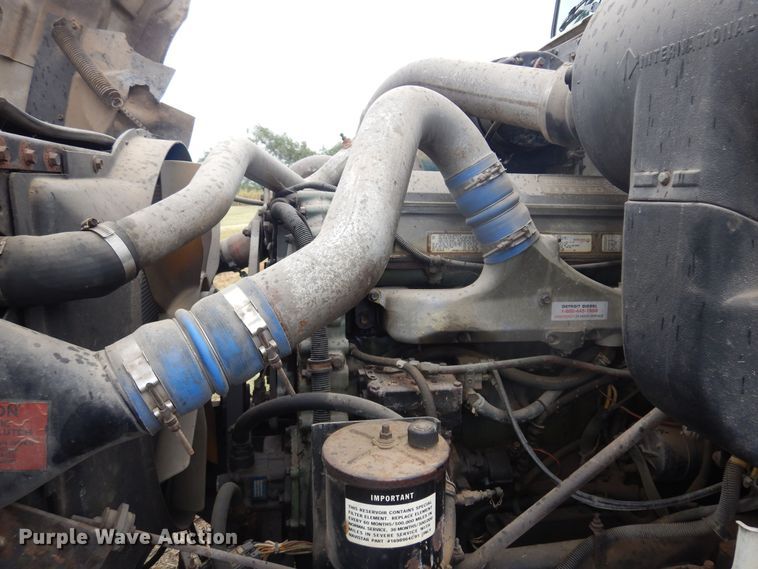 image for item DO3164 1998 International 9100  flatbed truck