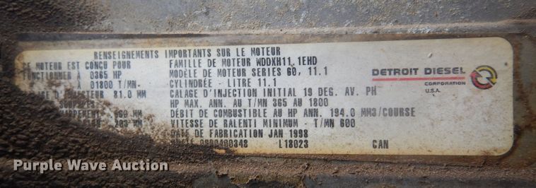 image for item DO3164 1998 International 9100  flatbed truck