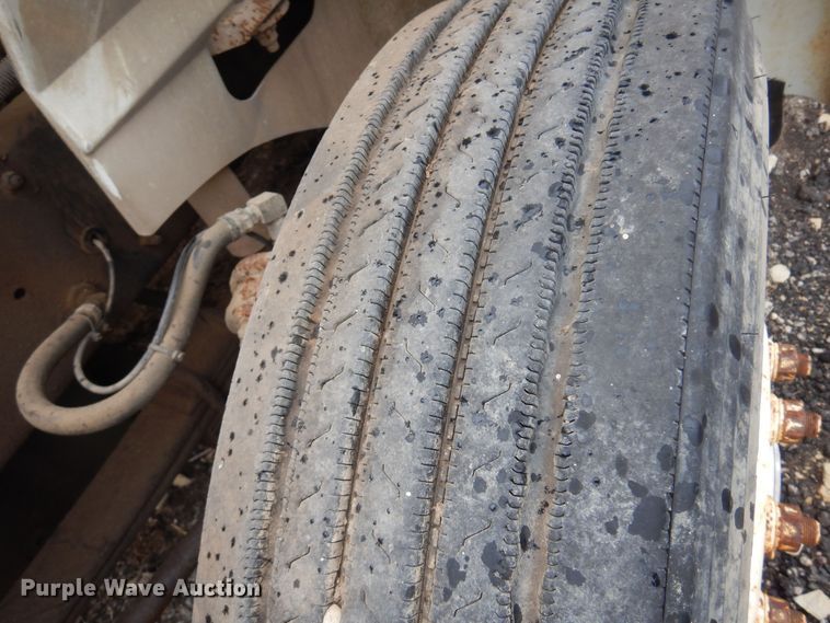 image for item DO3164 1998 International 9100  flatbed truck