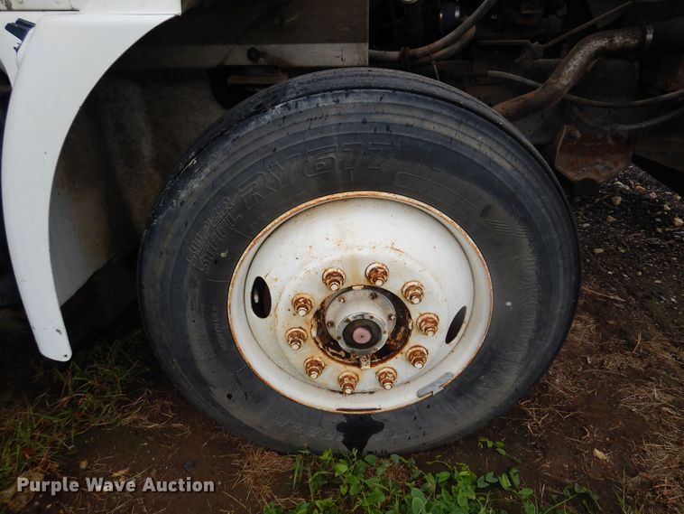 image for item DO3164 1998 International 9100  flatbed truck