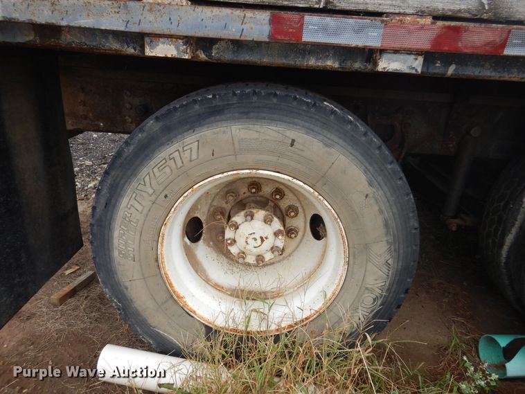 image for item DO3164 1998 International 9100  flatbed truck