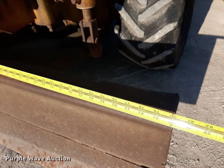 image for item DO3165 Vermeer M-470  rock saw