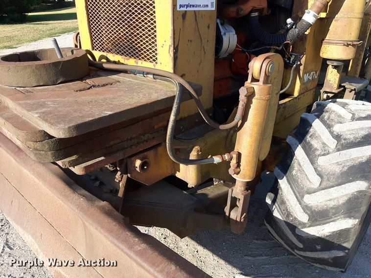 image for item DO3165 Vermeer M-470  rock saw