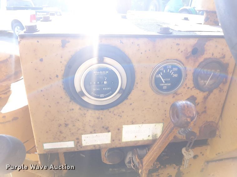 image for item DO3165 Vermeer M-470  rock saw