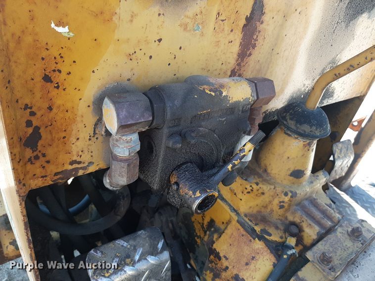 image for item DO3165 Vermeer M-470  rock saw