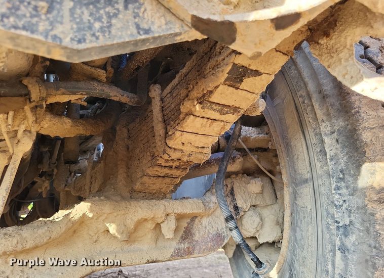 image for item DO4671 1998 Mack RD truck cab and chassis