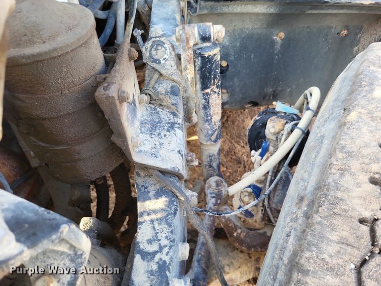 image for item DO4671 1998 Mack RD truck cab and chassis