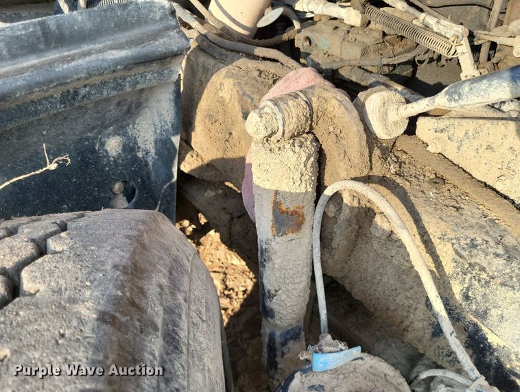 image for item DO4671 1998 Mack RD truck cab and chassis