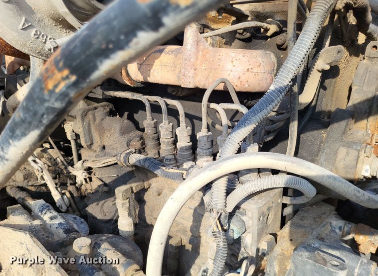 image for item DO4671 1998 Mack RD truck cab and chassis