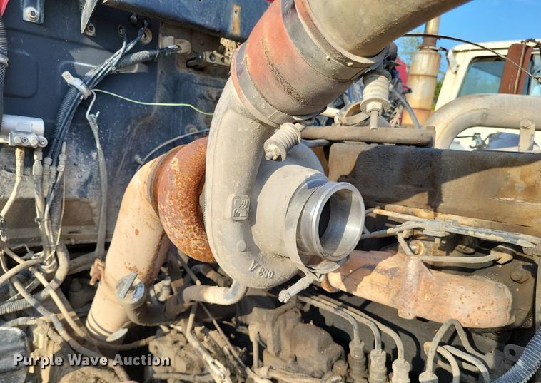 image for item DO4671 1998 Mack RD truck cab and chassis