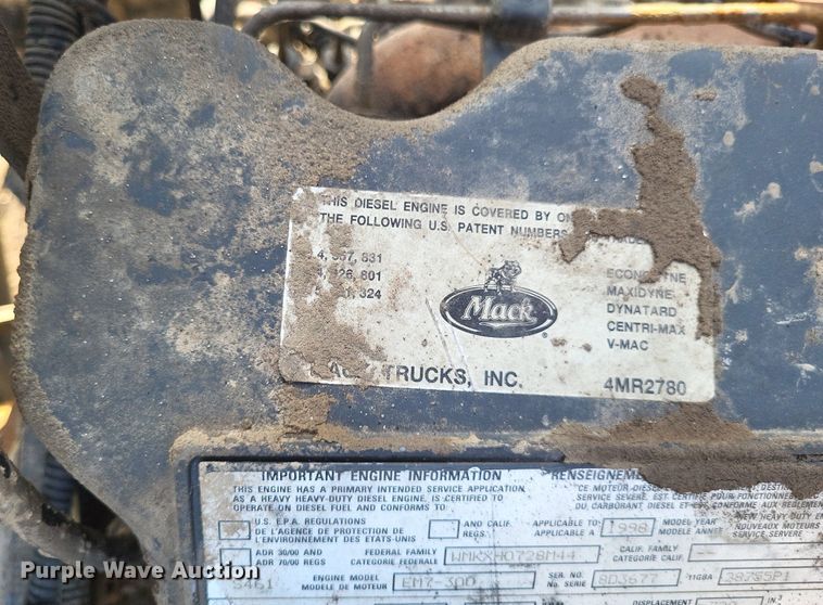 image for item DO4671 1998 Mack RD truck cab and chassis