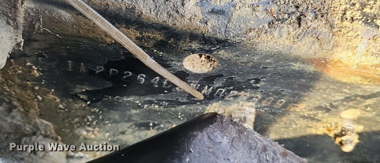 image for item DO4671 1998 Mack RD truck cab and chassis