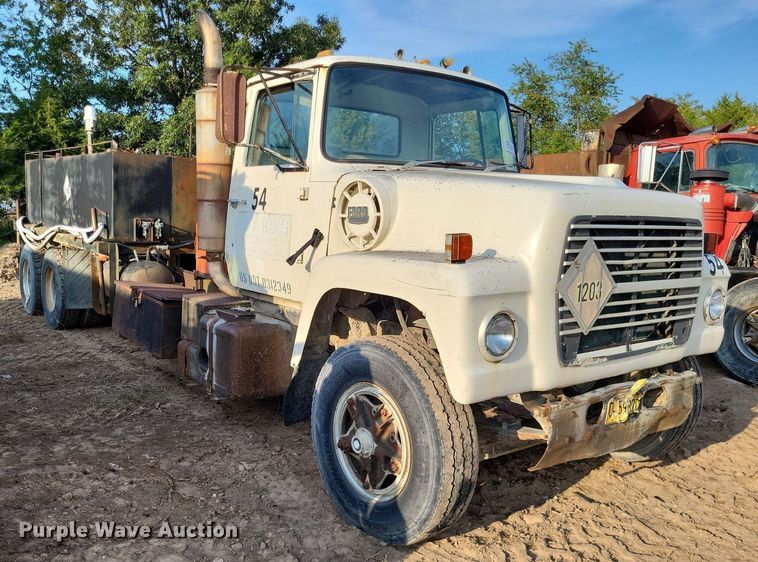 image for item DO4672 1978 Ford fuel truck