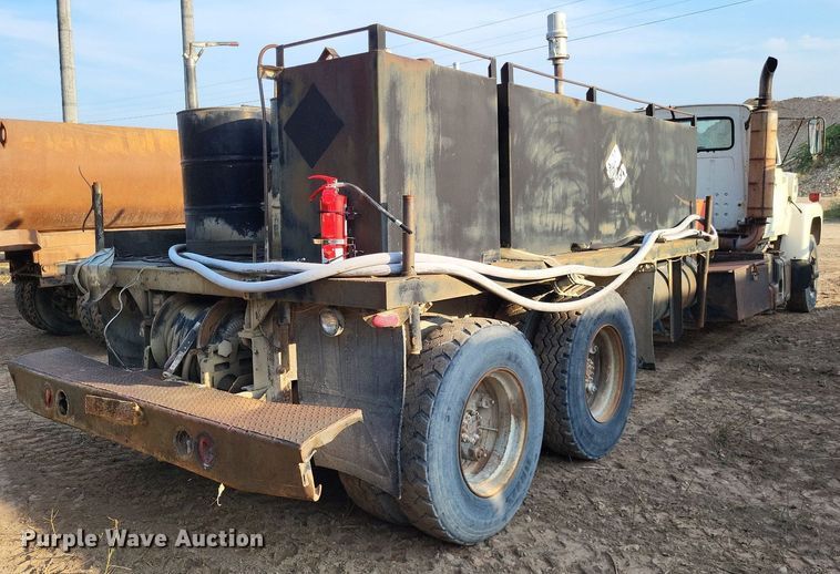 image for item DO4672 1978 Ford fuel truck