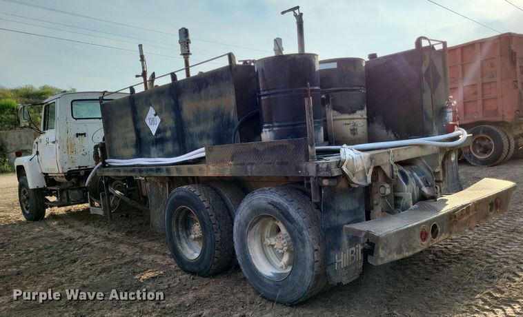 image for item DO4672 1978 Ford fuel truck