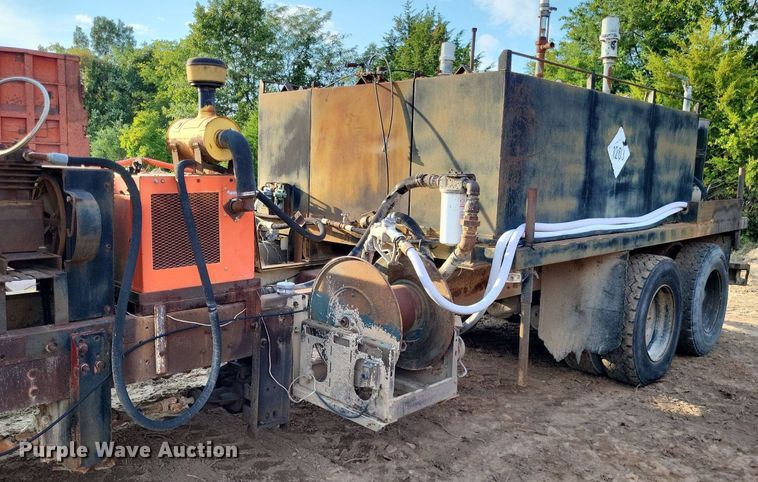 image for item DO4672 1978 Ford fuel truck