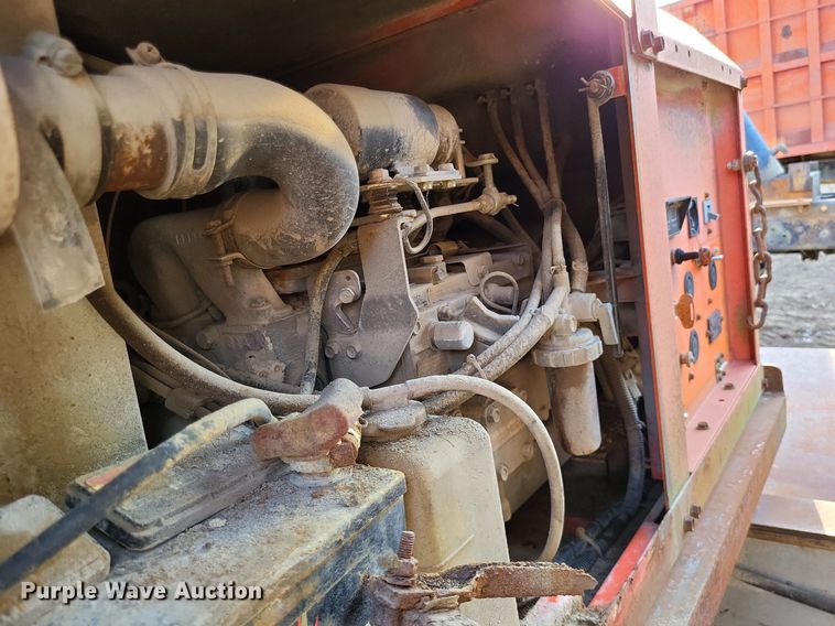 image for item DO4672 1978 Ford fuel truck