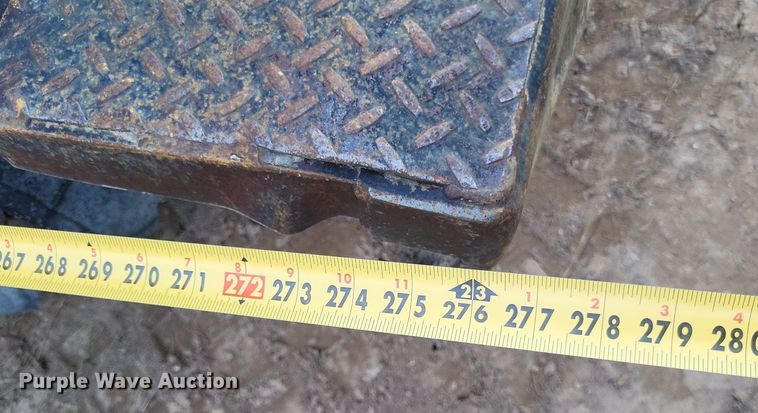 image for item DO4672 1978 Ford fuel truck