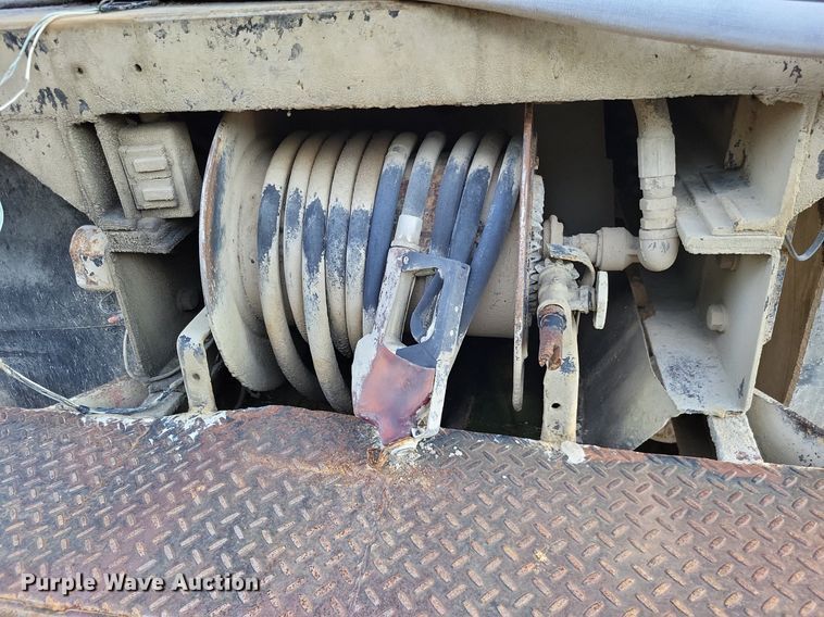 image for item DO4672 1978 Ford fuel truck