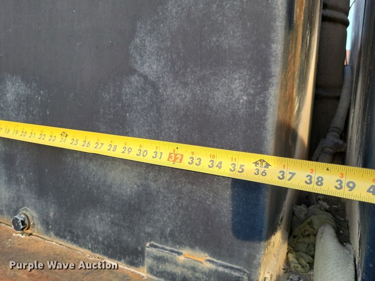 image for item DO4672 1978 Ford fuel truck