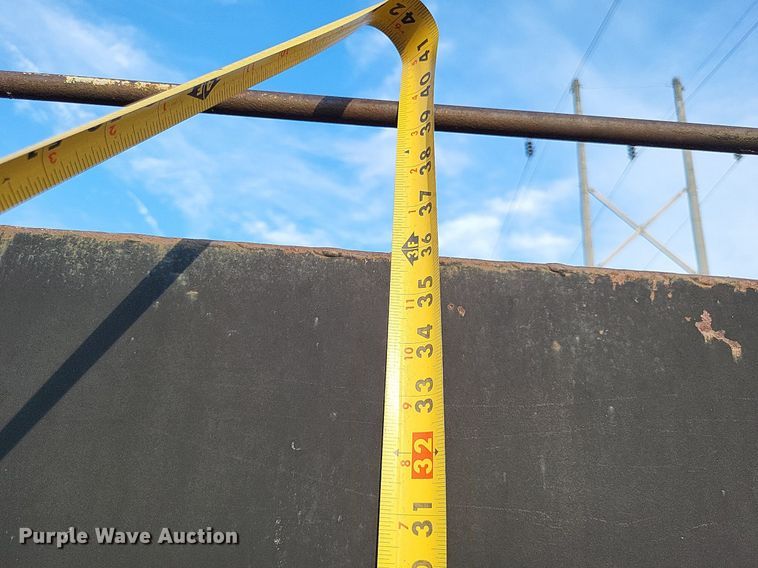 image for item DO4672 1978 Ford fuel truck