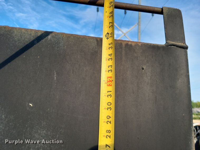 image for item DO4672 1978 Ford fuel truck