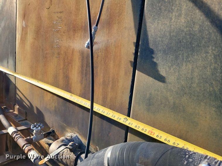 image for item DO4672 1978 Ford fuel truck