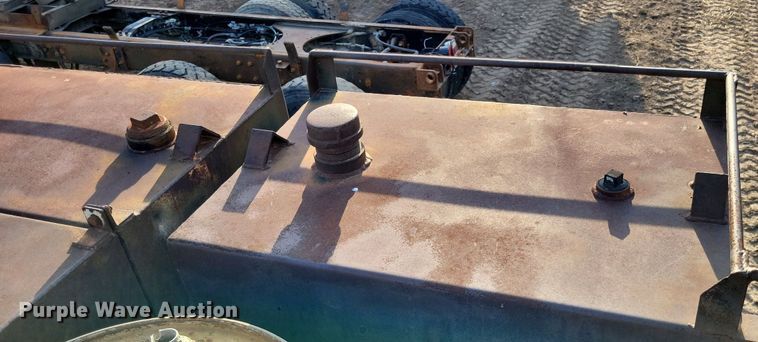 image for item DO4672 1978 Ford fuel truck