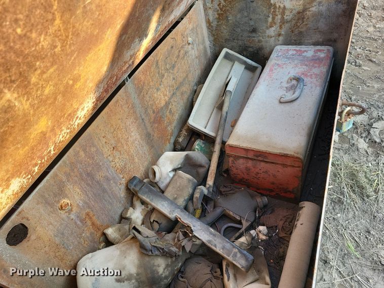 image for item DO4672 1978 Ford fuel truck