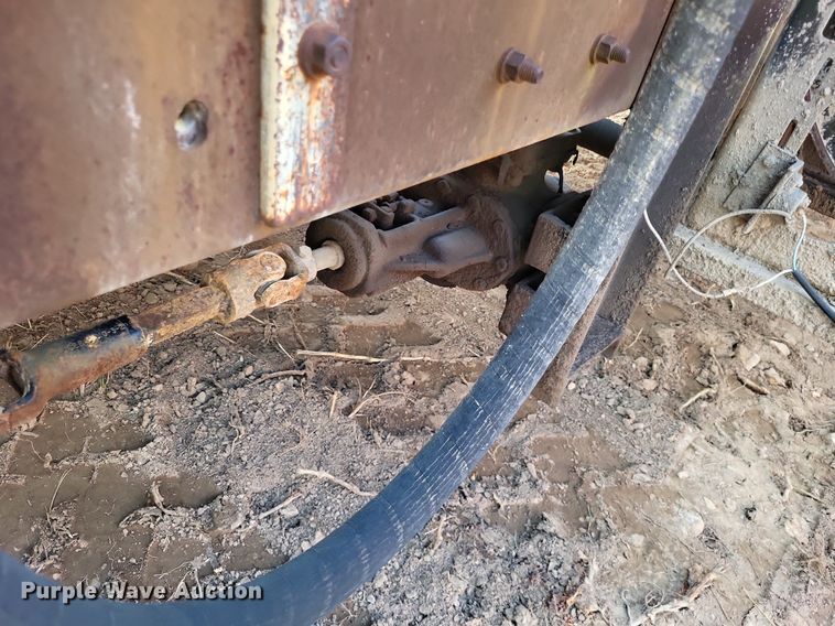 image for item DO4672 1978 Ford fuel truck