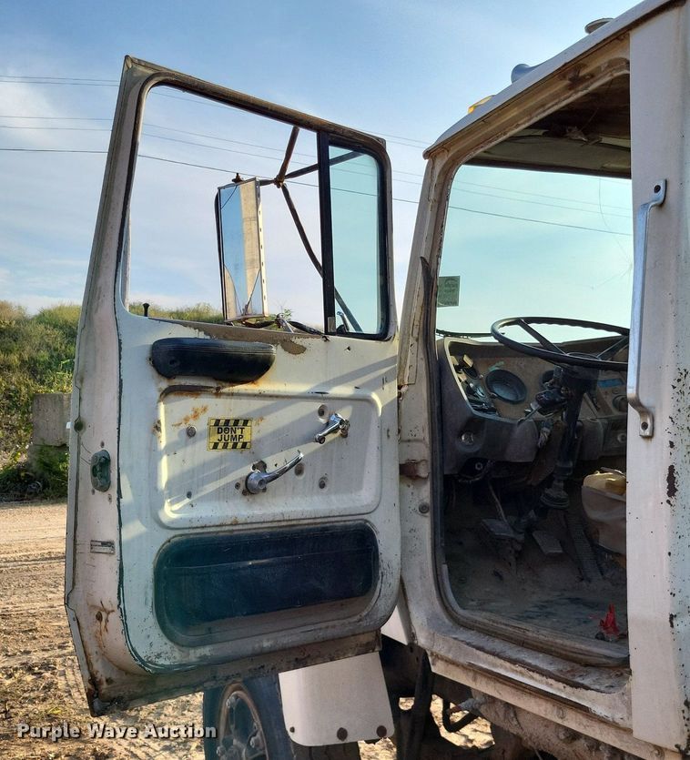 image for item DO4672 1978 Ford fuel truck