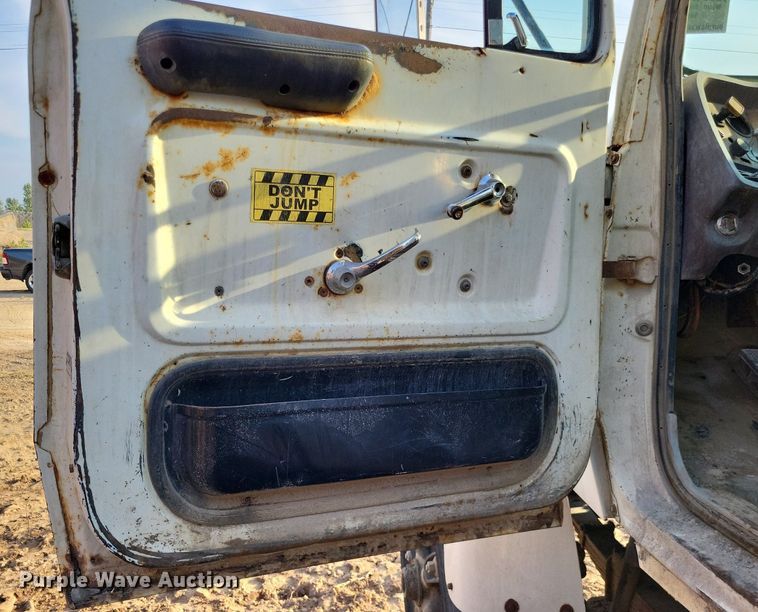 image for item DO4672 1978 Ford fuel truck