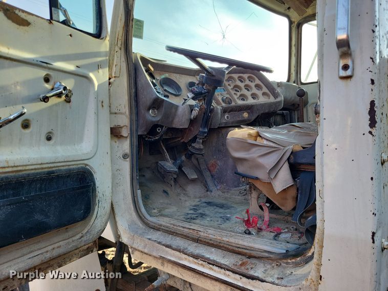 image for item DO4672 1978 Ford fuel truck