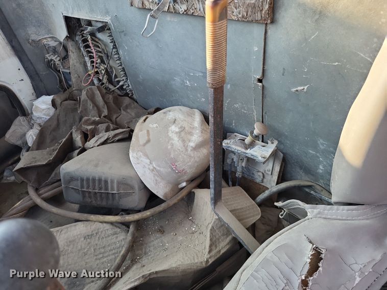 image for item DO4672 1978 Ford fuel truck