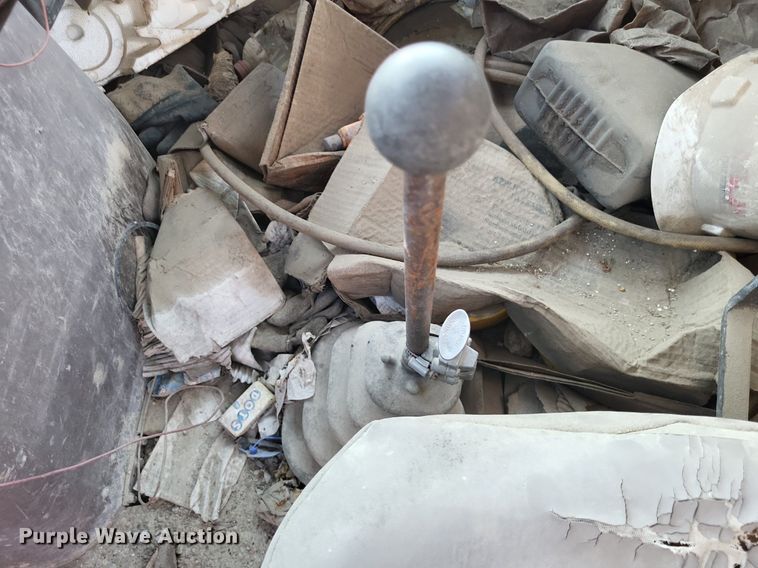 image for item DO4672 1978 Ford fuel truck